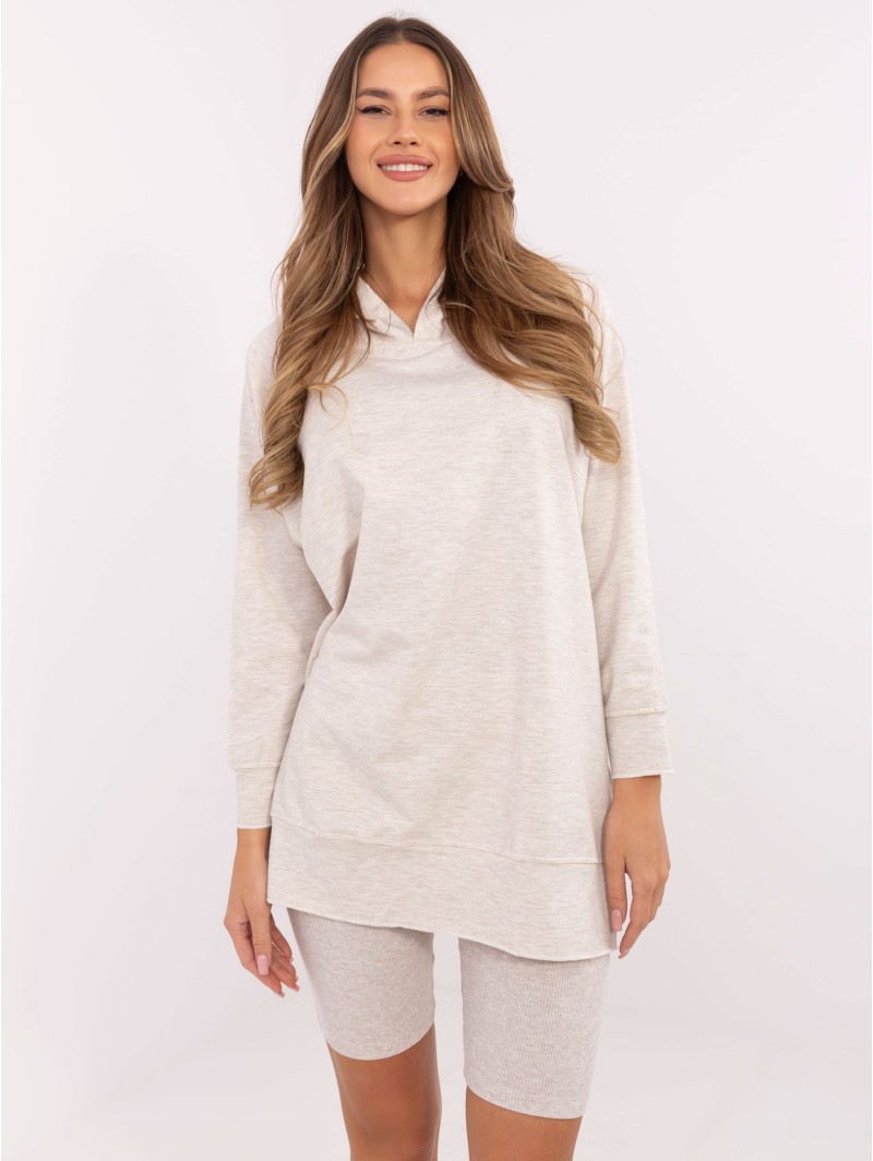 Džemperio ir dviratininko šortų derinys moterims