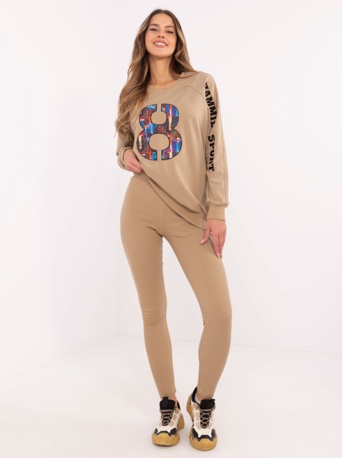 Sportiškas patogus laisvalaikio kostiumas moterims