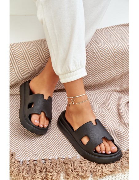 Foam Slippers With Cutouts Black Neladith