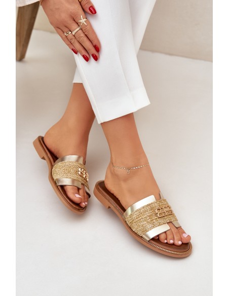Leather sandals with decorative detail and braiding Zazoo 40426 gold