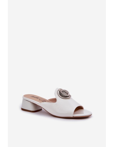 Elegant Women's Slippers On Low Heel With Decoration White Feledis