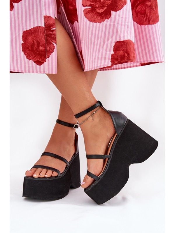 Women's Sandals On Massive Platform And Wedge Black Etette