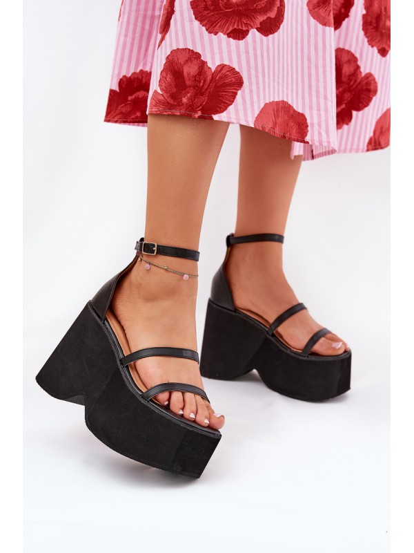 Women's Sandals On Massive Platform And Wedge Black Etette