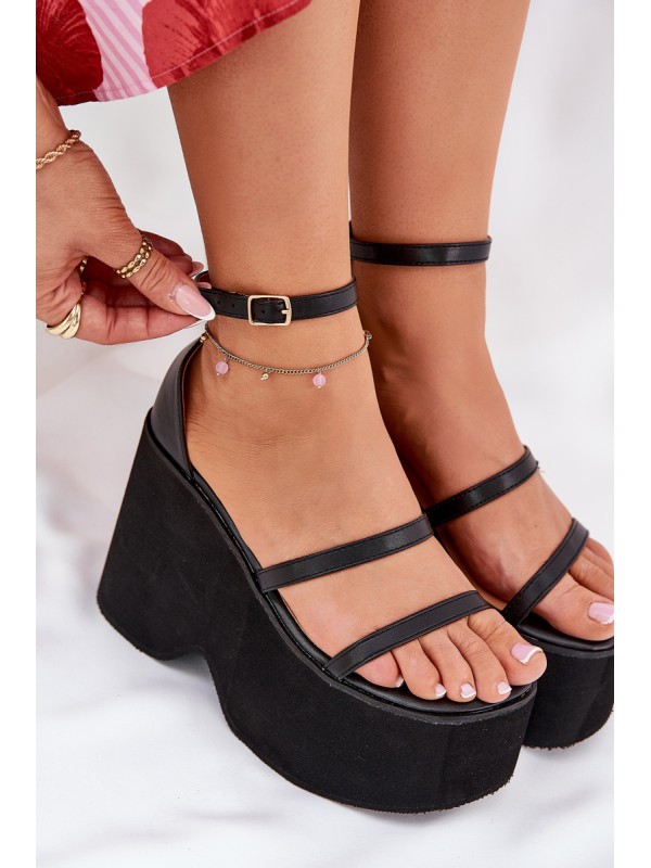 Women's Sandals On Massive Platform And Wedge Black Etette