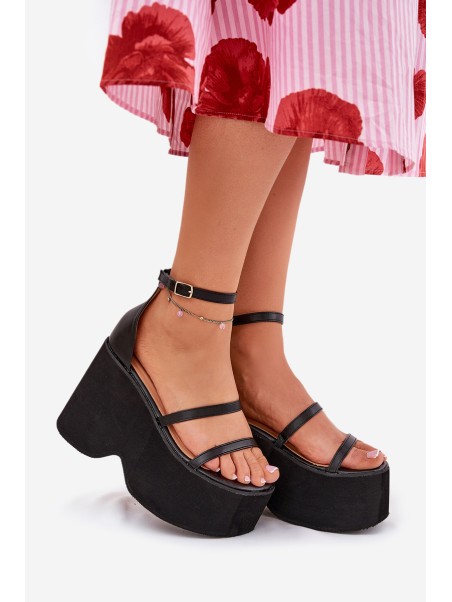 Women's Sandals On Massive Platform And Wedge Black Etette