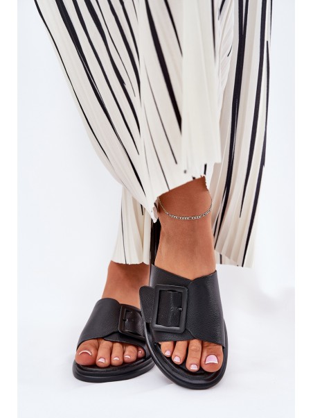 Ladies leather sandals with buckle D&A SJ2302-01 Black