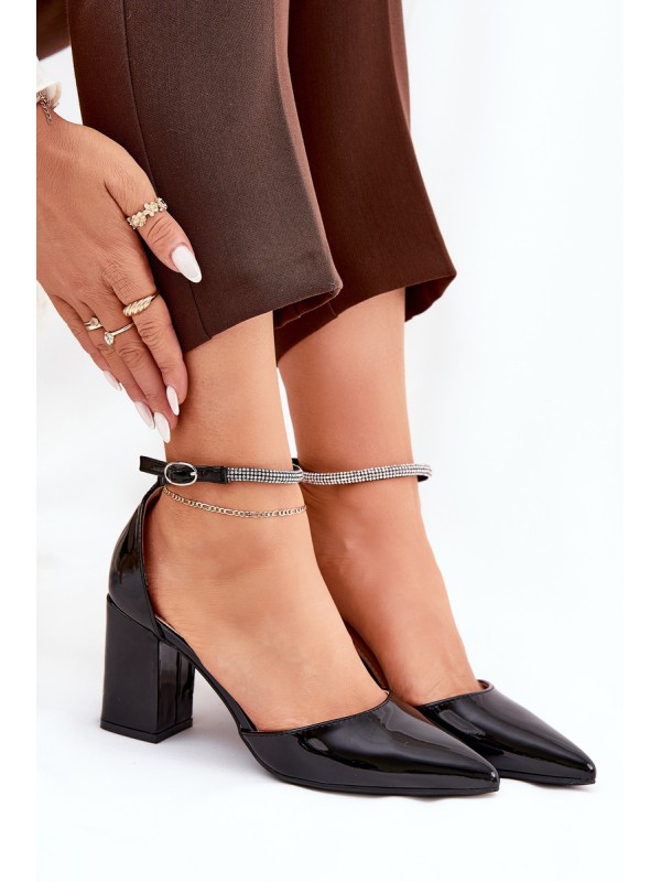Lacquered Pumps With Pointed Toes On A Heel Black Nossabel 2