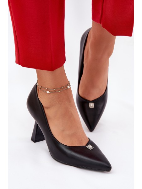 Elegantiški aukštakulniai ant platėjančių stiletų Vinceza 62222 juodi