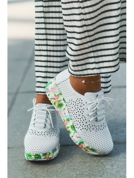 Leather Perforated Women's Shoes On Wedge Artiker 56C1532 White