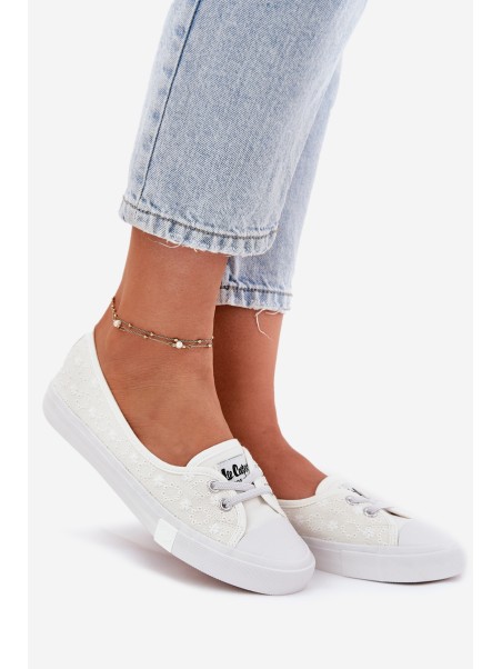 Moteriški sportbačiai su siuvinėjimu Lee Cooper, balti LCW-25-31-3447L