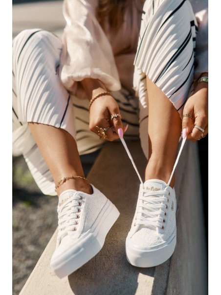 Moteriški sportbačiai su nėriniais Lee Cooper LCW-25-31-3438L balti