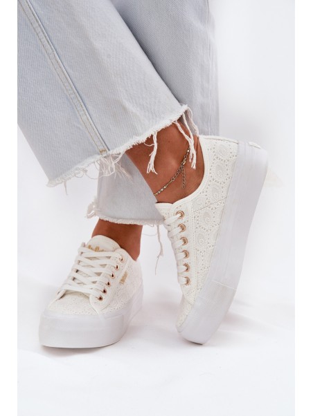 Moteriški sportbačiai su nėriniais Lee Cooper LCW-25-31-3438L balti