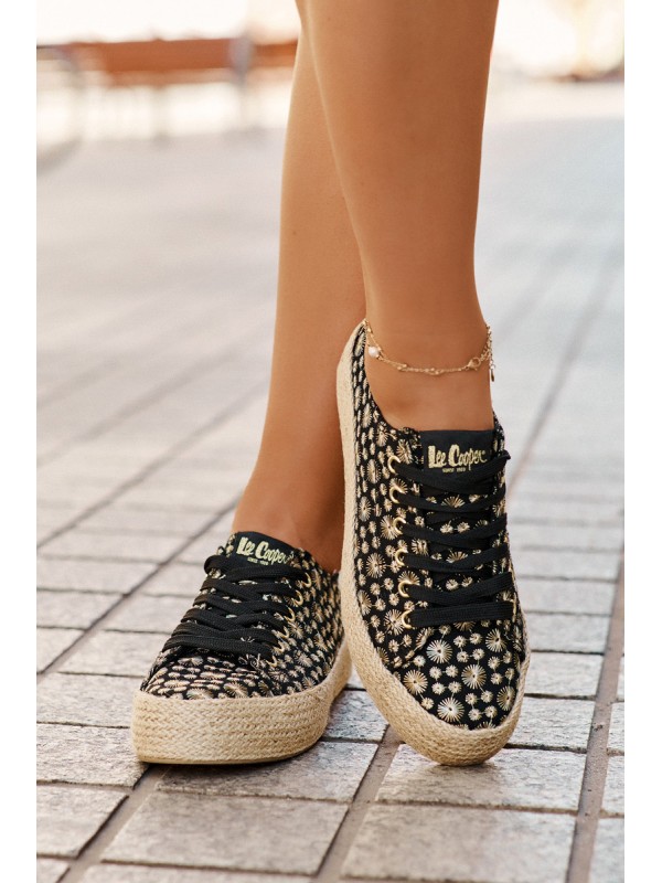 Patterned Women's Platform Sneakers With Braiding Lee Cooper LCW-25-08-3647L Black
