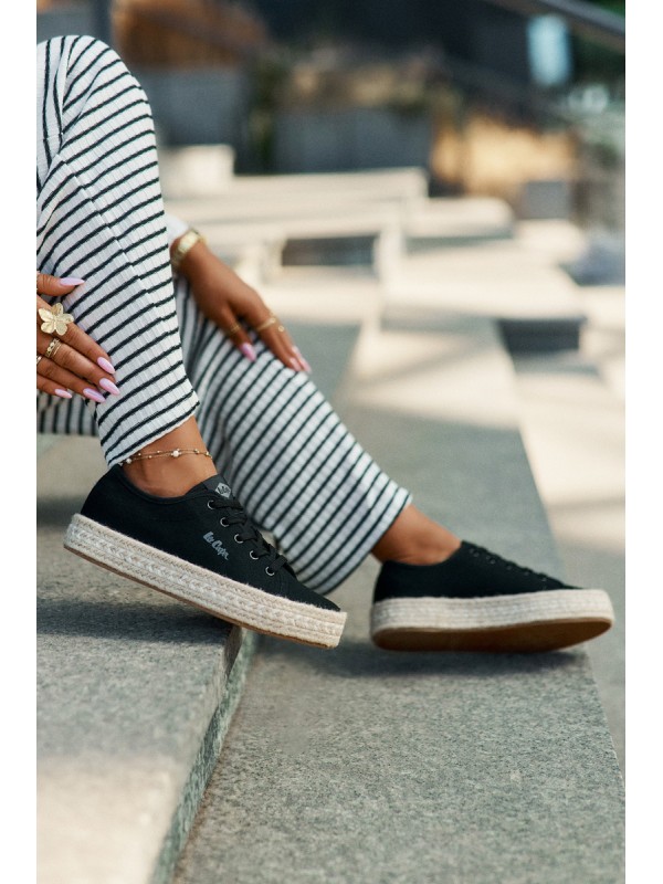 Moteriški sportbačiai su pynėmis Lee Cooper LCW-25-44-3216 juodi