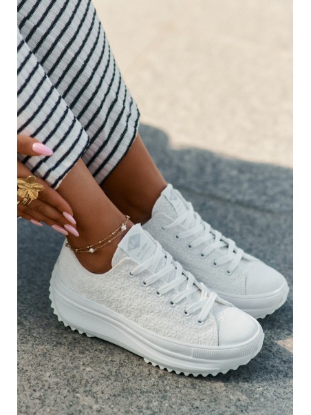 Women's Sneakers With Embroidery On Platform Lee Cooper LCW-25-31-3465L White