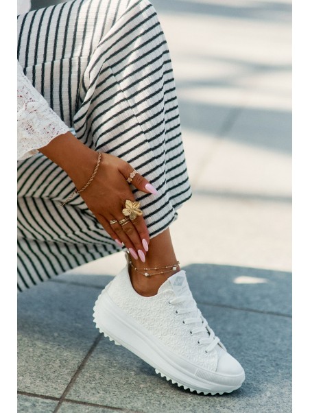 Women's Sneakers With Embroidery On Platform Lee Cooper LCW-25-31-3465L White
