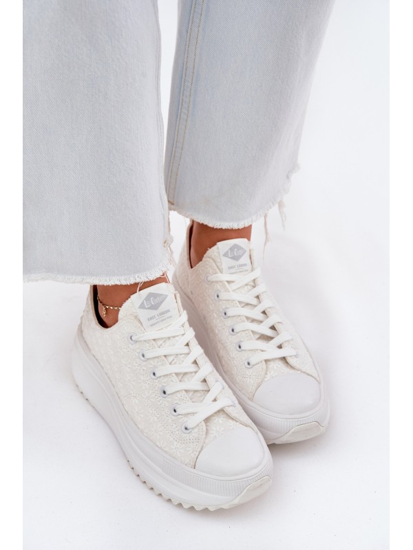 Women's Sneakers With Embroidery On Platform Lee Cooper LCW-25-31-3465L White