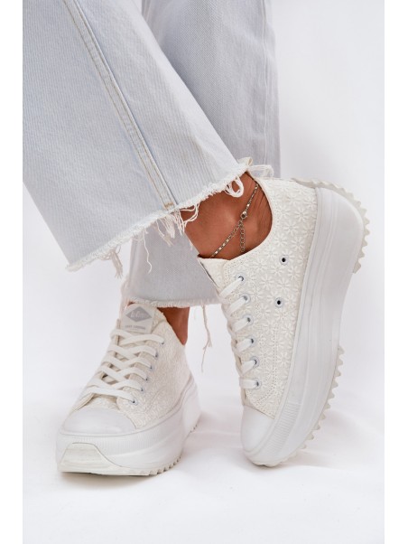 Moteriški sportbačiai su siuvinėta platforma Lee Cooper LCW-25-31-3465L balti