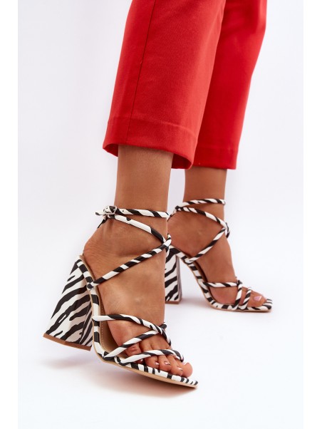 Trendy High-Heeled Sandals Black and White Josette
