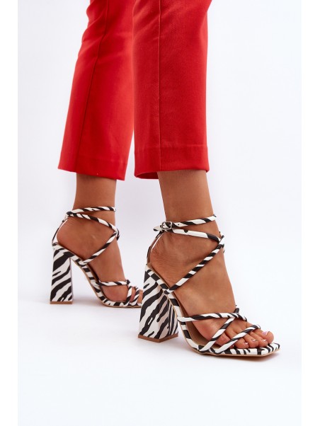 Trendy High-Heeled Sandals Black and White Josette
