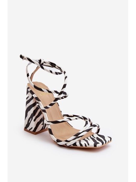 Trendy High-Heeled Sandals Black and White Josette