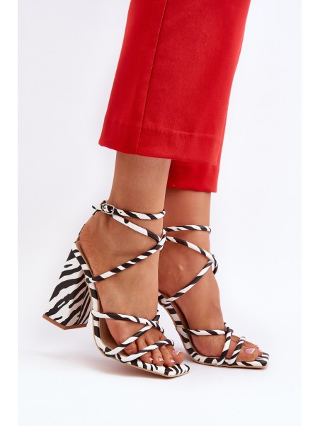 Trendy High-Heeled Sandals Black and White Josette