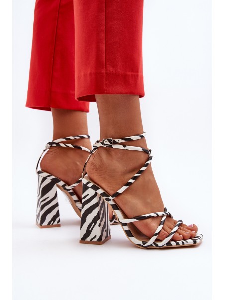 Trendy High-Heeled Sandals Black and White Josette