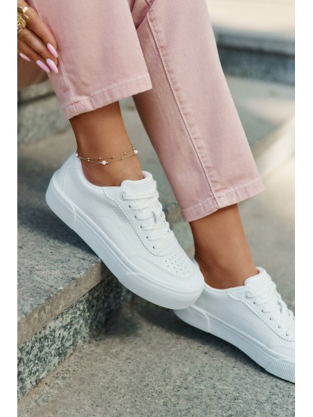 Low sneakers made of eco leather Big Star RR274303 White