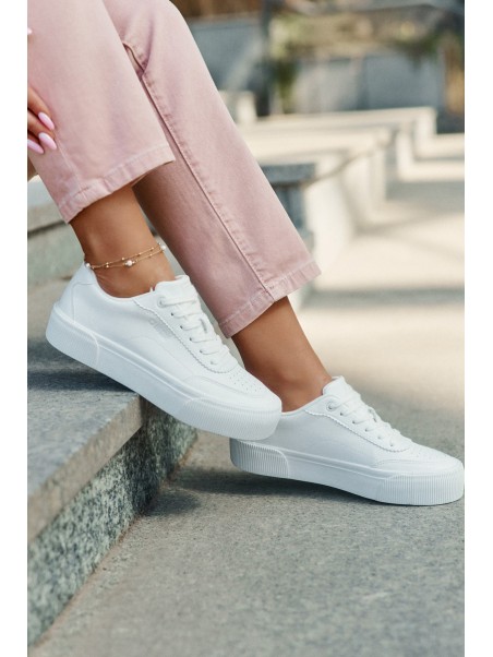 Low sneakers made of eco leather Big Star RR274303 White