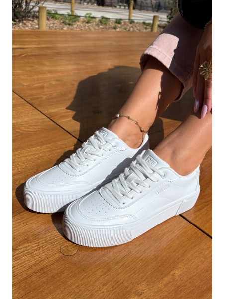 Low sneakers made of eco leather Big Star RR274303 White