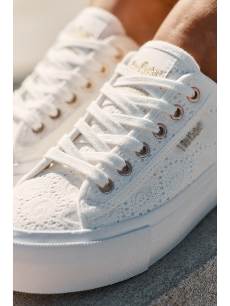 Ladies Sneakers With Lace Lee Cooper LCW-25-31-3438L White