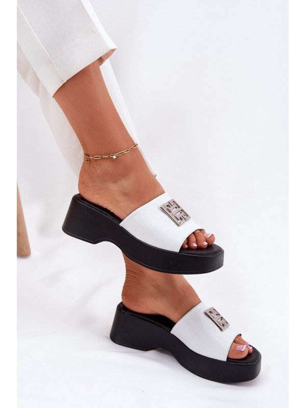 Ladies Leather Slippers With Decoration Vinceza 79526 White