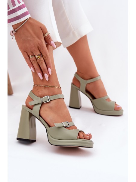 Ladies leather sandals on heel Vinceza 77110 green