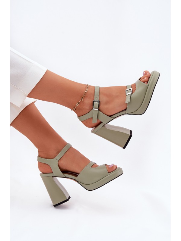 Ladies leather sandals on heel Vinceza 77110 green