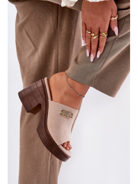 Women's sandals on a chunky heel with a gold detail Vinceza 17400 beige