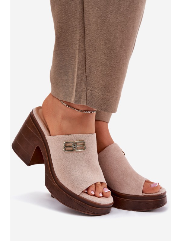 Women's sandals on a chunky heel with a gold detail Vinceza 17400 beige