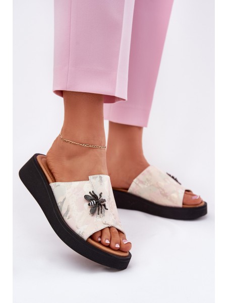 Ladies Leather Slippers With Brooch Vinceza 66752 Beige