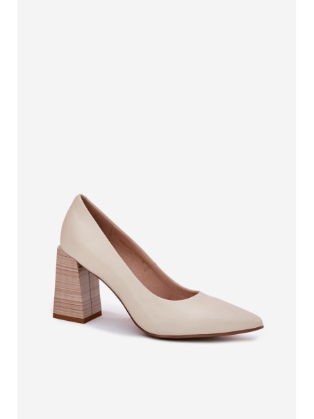 Leather pumps on a heel beige Gregosa