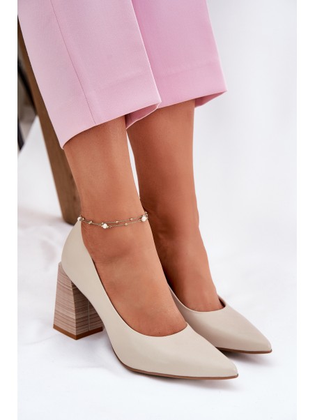 Leather pumps on a heel beige Gregosa