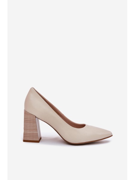 Leather pumps on a heel beige Gregosa