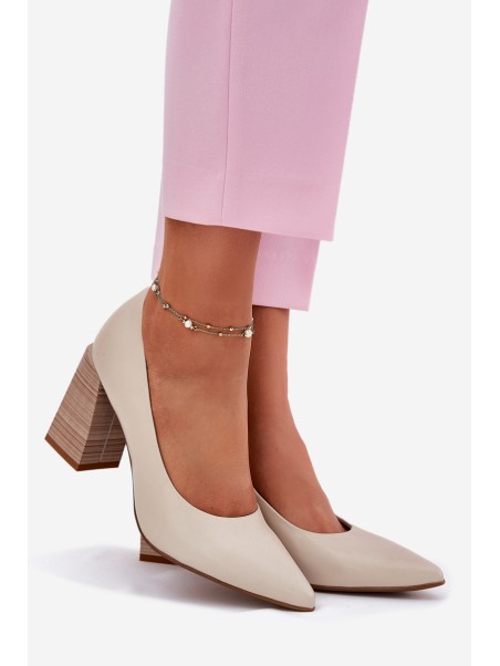 Leather pumps on a heel beige Gregosa