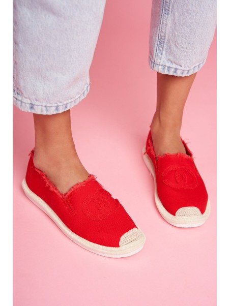 Klasikinės moteriškos espadrilės su raudonu dvelksmu