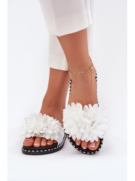 Women's Slippers Decorated With Flowers White Cellanen