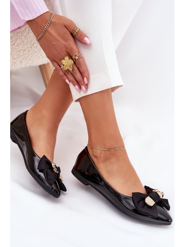 Glossy ballerinas with bow and gold brooch black Rivona