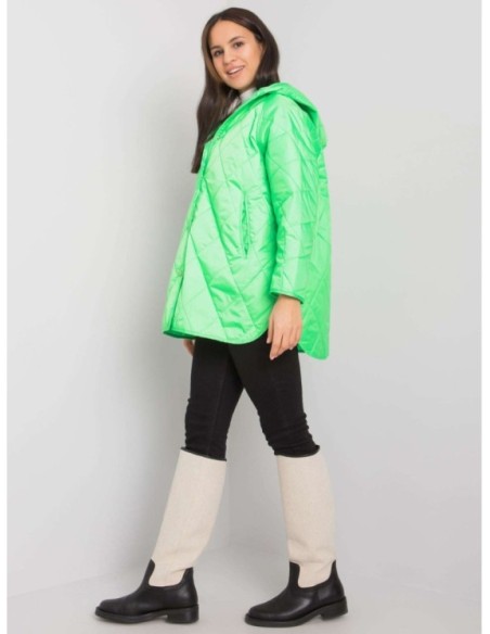 Lengva dygsniuota striukė su gobtuvu