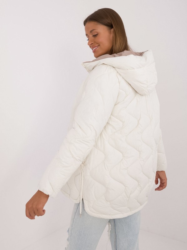 Dygsniuota moteriška striukė su kišenėmis