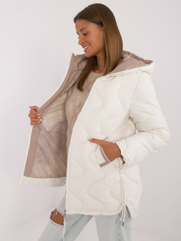 Dygsniuota moteriška striukė su kišenėmis