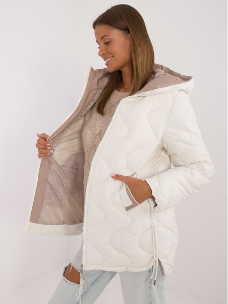 Dygsniuota moteriška striukė su kišenėmis