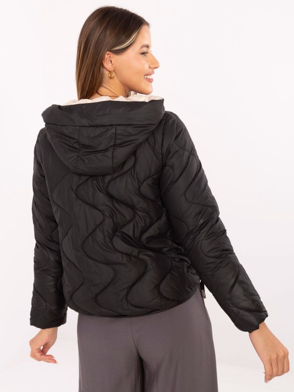 Moteriška striukė su gobtuvu