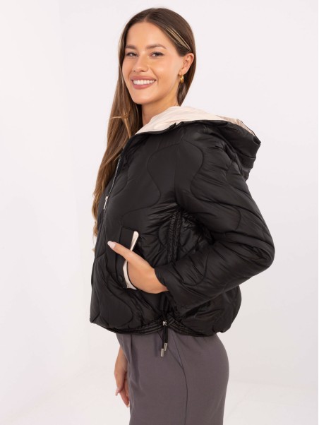 Moteriška striukė su gobtuvu